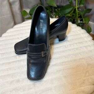 Bass Women's Black Loafers 👞